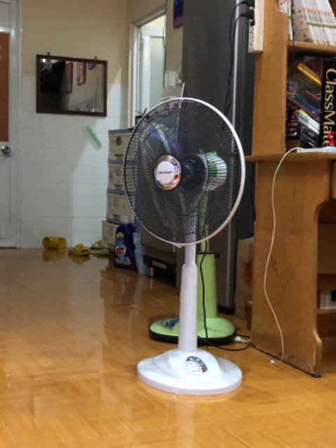 Quạt đẹp, chạy êm và mát. Rất đáng mua..