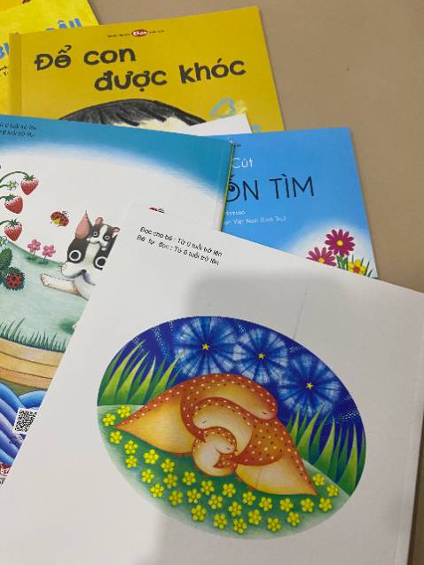 rất khuyên ba mẹ nên đọc dòng ehon này vì phù hợp với độ tuổi các con, ko nên ép đọc sách quá nhiều chữ con ko có khả năng sáng tạo