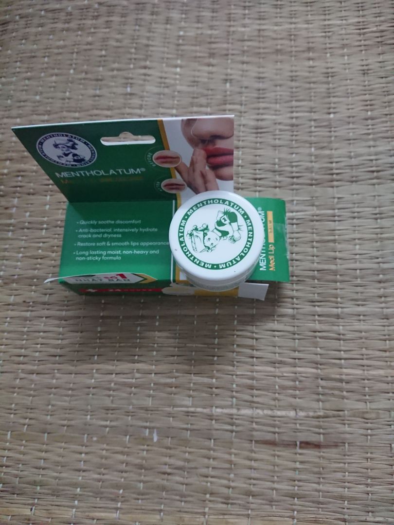 giao hàng nhanh, mùi dễ chịu, sản phẩm đủ hộp tuy nhiên k có tem giáp lai.