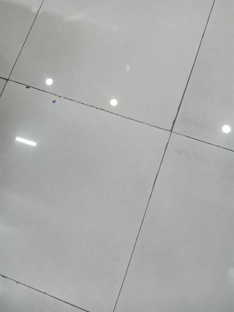 Máy hút bụi cầm tay nên hút lâu dễ bị mỏi. Nhưng đc cái gọn và dễ sử dụng.