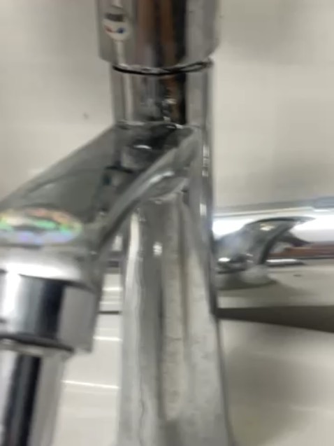 Bị rỉ nước ở phần ko lắp ráp