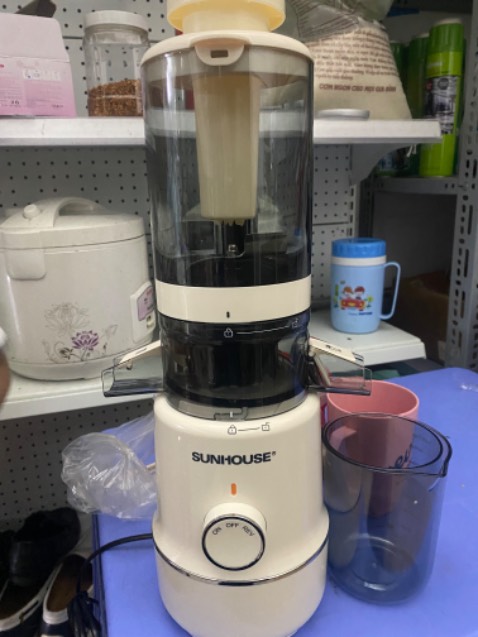 Lâu rồi mới mua lại trên Tiki, m rất bất ngờ:
- Voucher giảm cực mạnh, mua giá hời hơn các sàn khác luon
- Giao hàng siêu nhanh, tối hôm trước đặt hôm sau giao liền
-Máy ép đẹp, gọn gàng, nhựa giày , khi lắp ráp mn mở nắp miệng ra nhé, chứ k sẽ k lắp đc
-Được tặng bình giữ nhiệt của hãng, quá đã