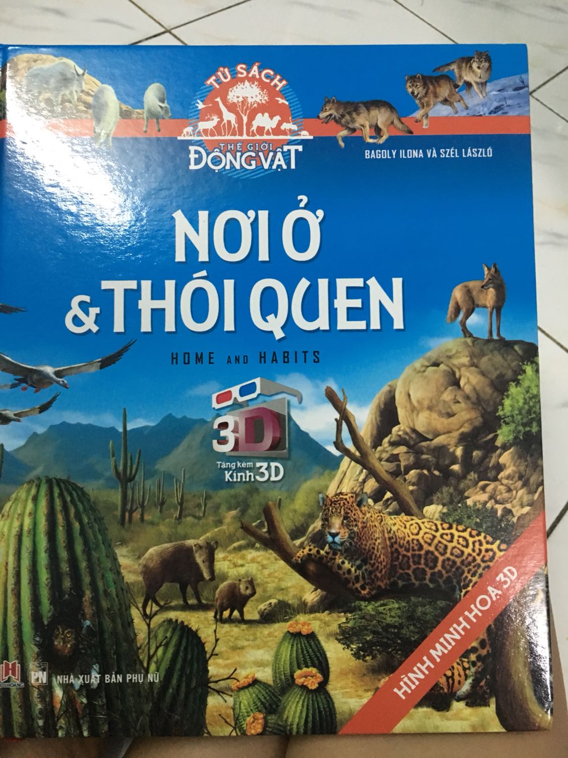 Giấy đẹp, hình ảnh sáng!
Dày 63 trang
Rất ok so với giá bỏ ra!