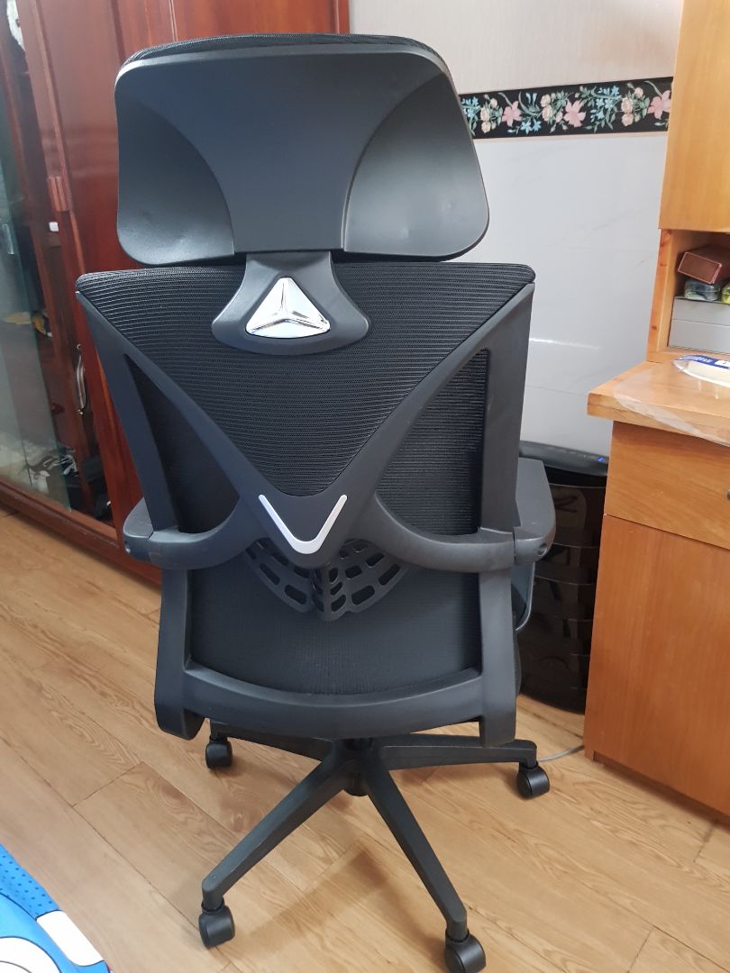 Hàng nhận đầy đủ, không móp méo, ghế ngon đáng đồng tiền. không có sách hướng dẫn nên ban đầu khó lắp