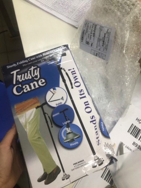 Chất liệu cứng cáp , đèn sáng nhẹ, hợp dùng trong nhà