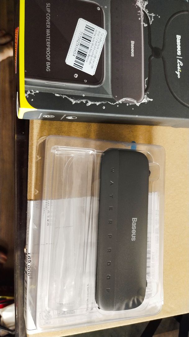 trông chắc chắn. để lặn sâu 30m xem đúng quảng cáo không