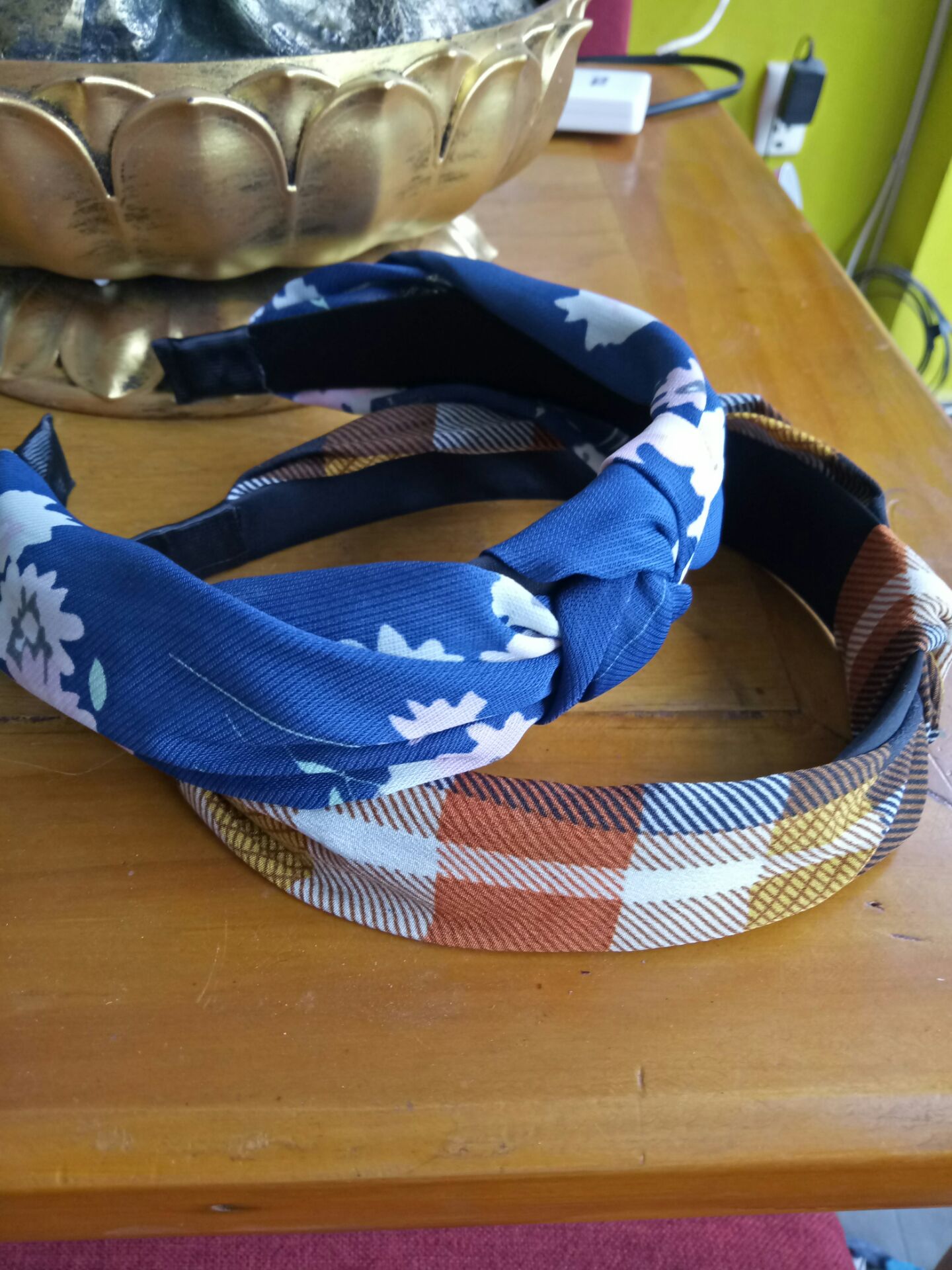 san phẩm đẹp,  tivi giao hàng nhanh,  tuy giao ngẫu nhiên nhưng mình nhận đi 2 màu rất ưng ý