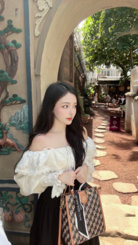 Lens êm mỏng phù hợp với giá tiền
Sẽ ủng hộ tiếp