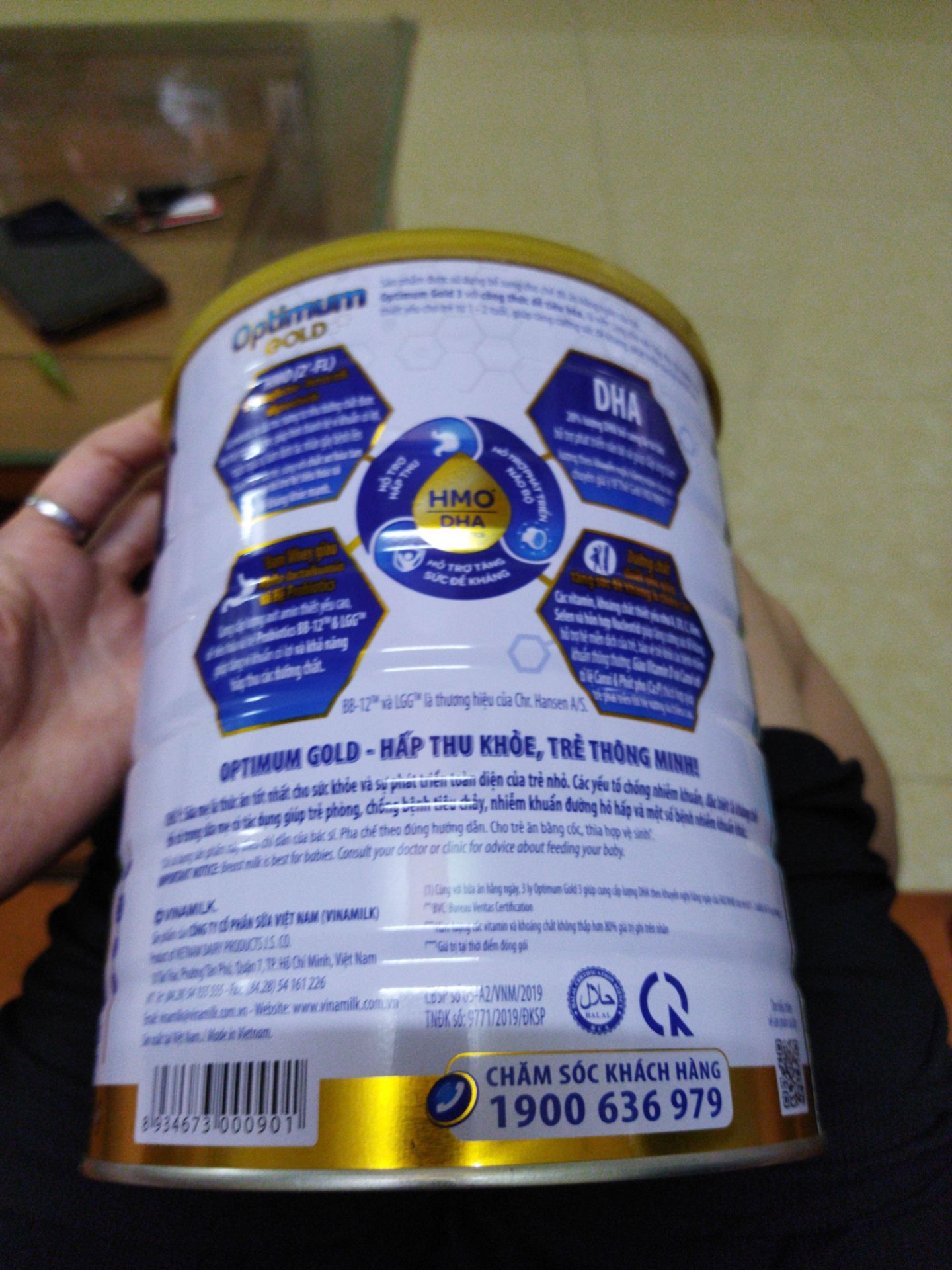 hộp to, date từ tháng 6.21 đến 6.23. Nắp hộp có hai lớp đậy nên có thể chia nhỏ sữa để lâu cho bé uống dần