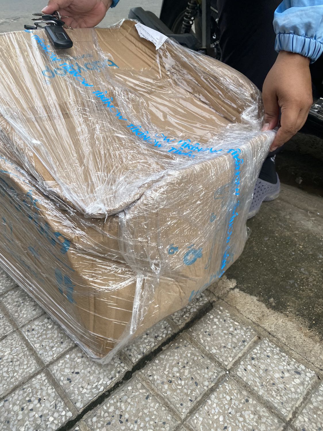 Đóng gói hơi tệ, không có bản vẽ lắp ráp.