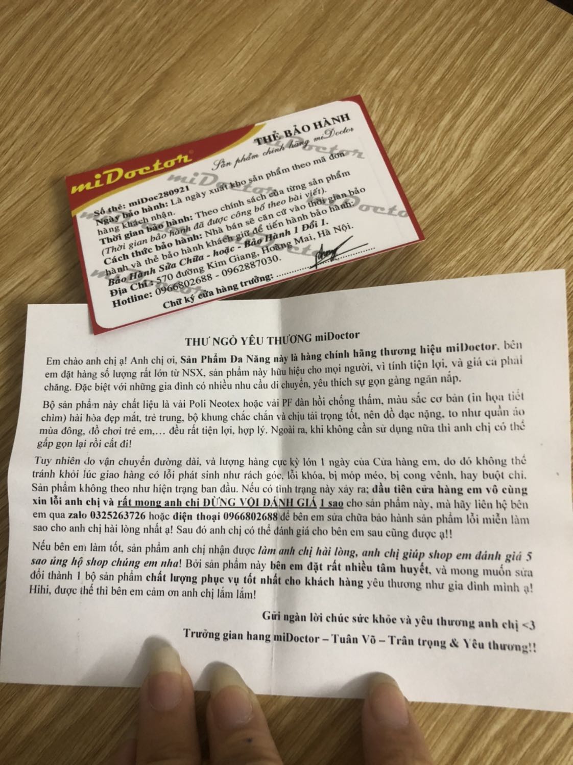 Đã nhận hàng. Hộp cơm chất liệu nhựa , ko mùi, khá chắc và có vẻ bền. 
Tuy nhiên. Cái thư ngỏ của shop lại nói về 1 sản phẩm gì đó bằng chất liệu Vải :)