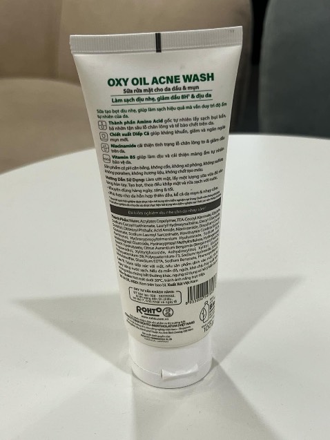 Canh sale nên được giá rẻ. Mình dùng thử thấy làm sạch ổn, ko bị the mát mà dễ chịu