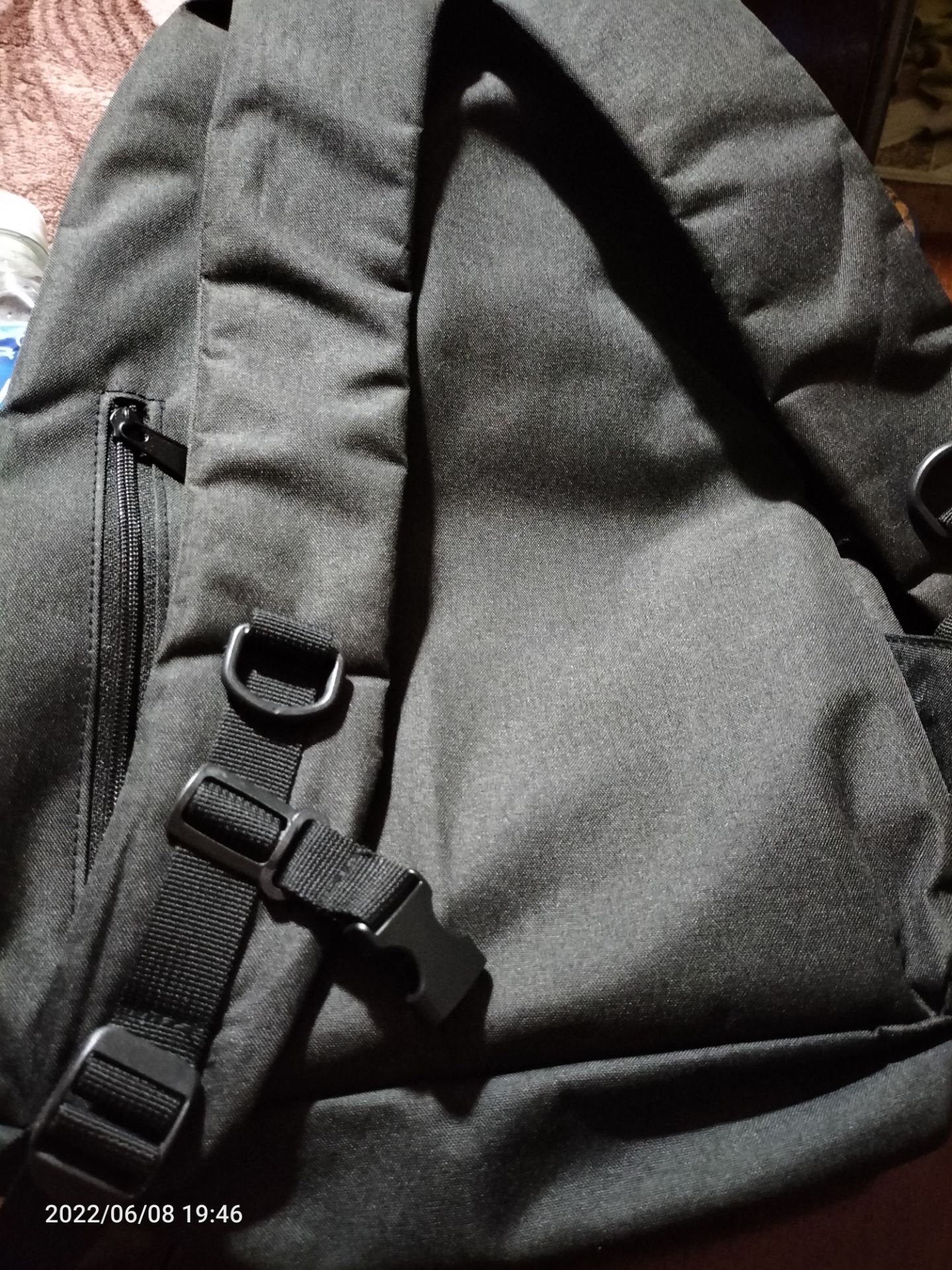 Mình mua lúc sale còn 99k. Áp thêm mã 30/99 nữa nên chỉ còn 69k. Mà cặp rất tốt. Shop đóng gói hàng kĩ. Mình rất ưng ý