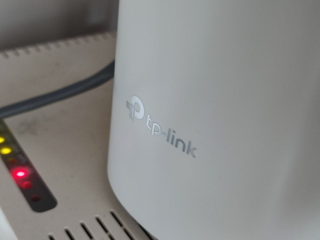 Sản phẩm tốt giao nhanh
tạo mạng mesh mới để link từng cục với nhau, sóng ổn định và chuyển vùng mượt
có app DECO thân thiện, dễ tùy chỉnh.
Đèn trên mỗi cục có thể hẹn giờ tắt, bộ sp có 3 cục mesh 3 cục nguồn nhưng cho 1 LAN dẹt nên hơi khó chịu.