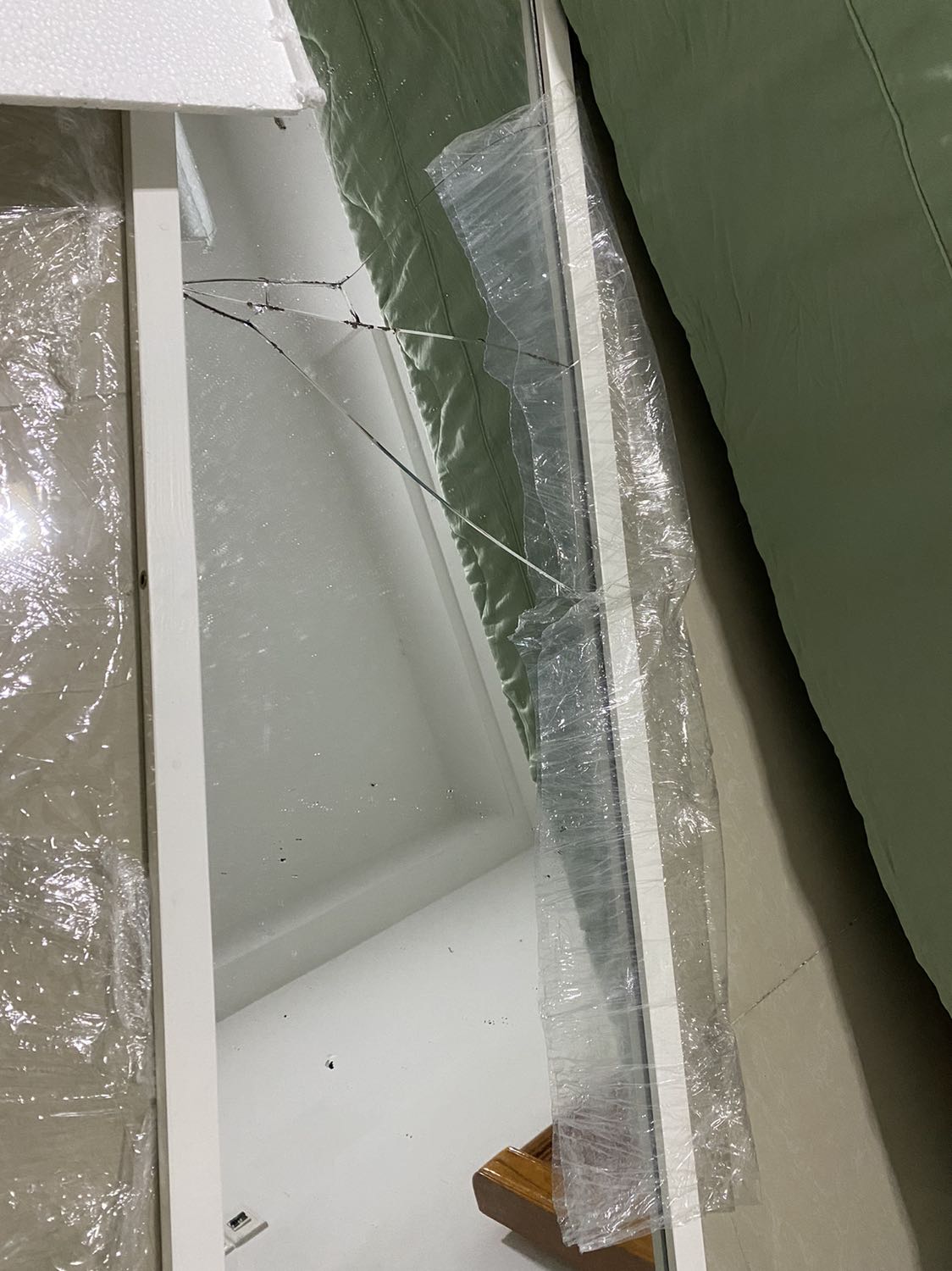 Gương bể
















































Án d 
C

C