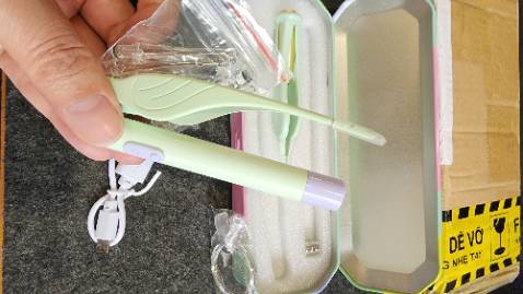 Bộ dụng cụ rất ok ... vì không để cạnh sắc nên thành nhựa tương đối dày, một số trường hợp khó thao tác để lấy ráy tai !!!