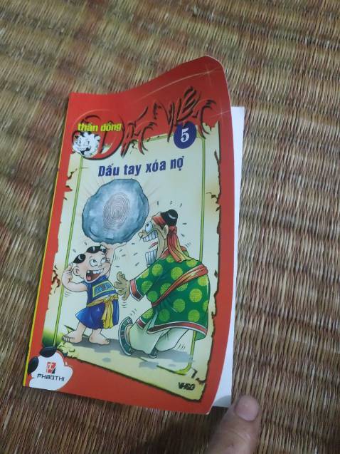 Bìa tập 5 bên trong tập 11 là sao vậy shop