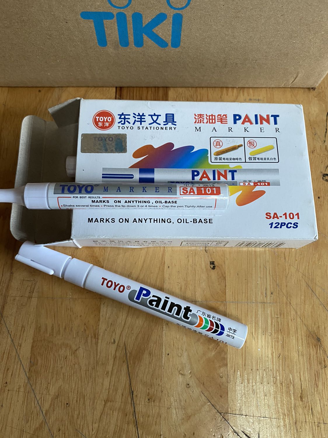 Hàng giao không đúng mẫu đã đặt mua, hộp 12 cây chỉ 02 cây đúng loại. Đã vậy mực bị khô hay rất ít mực ( dù đã lắc đều khá lâu trước khi dùng thử ). Chất lượng rất kém.