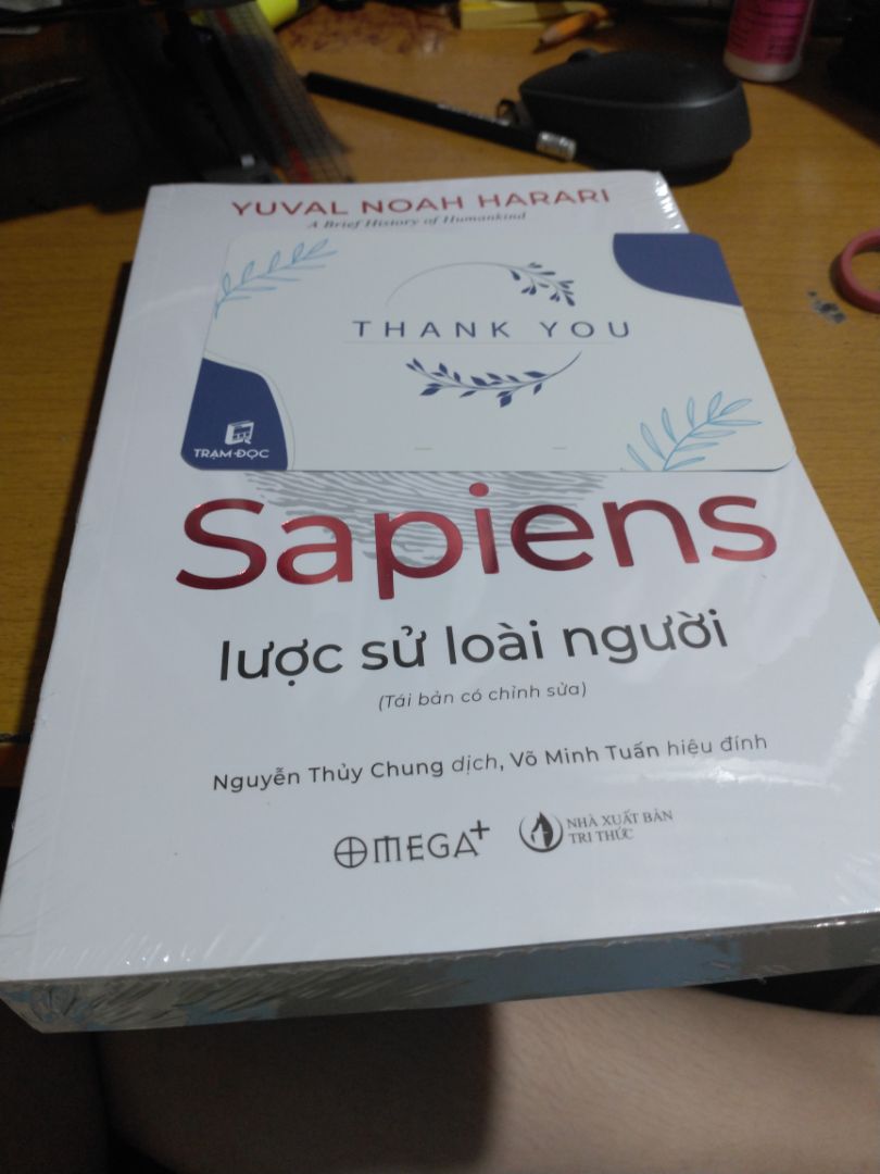 giao nhanh hơn so với dự kiến, đóng gói rất kĩ càng, sách đẹp và không bị cong góc. nghe nhiều người review về sách nên mình đọc thử, chắc sẽ thú vị