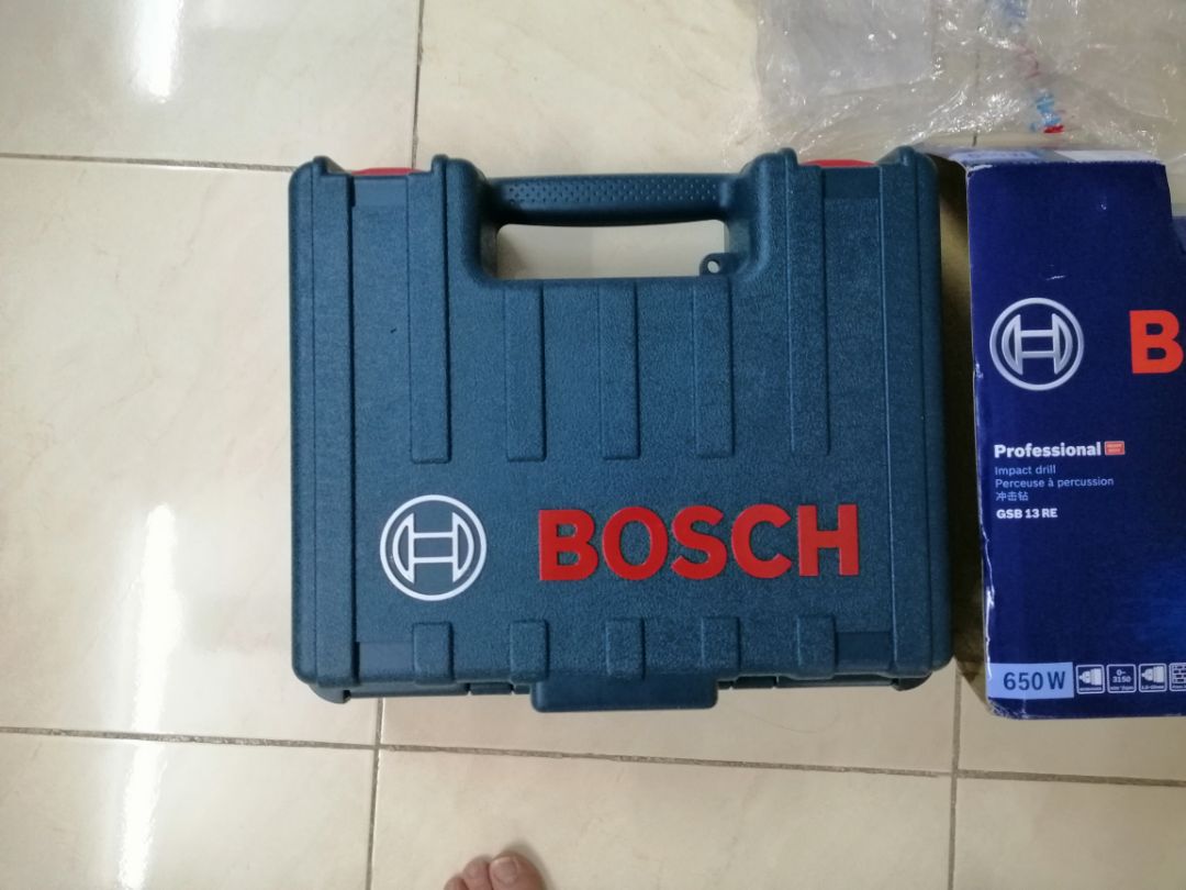 Đặt hàng dễ dàng, nhanh
Giao hàng nhanh, vui vẻ, sử dụng thẻ citi nên Ko tốn phí giao nhanh
Máy khoan chính hãng, sử dụng lần đầu tốt, êm, dễ sử dụng, ít ồn
Phụ kiện đi kèm nhiều, một số phụ kiện chưa tốt như dao cắt, thước dây kẽm
Nhìn chung đáp ứng được đa số nhu cầu cơ bản của gia đình.