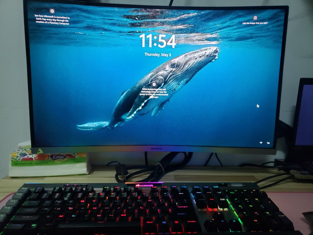 Gia công tốt, cứng cáp, có thể thay xoay & thay đổi cho phù hợp với mọi không gian.
Gắn cái giá này vào nhìn cái bàn làm việc gọn gàn và sạch sẽ hơn hẳn 
Giá rẻ, đáng đồng tiền. Nên mua.