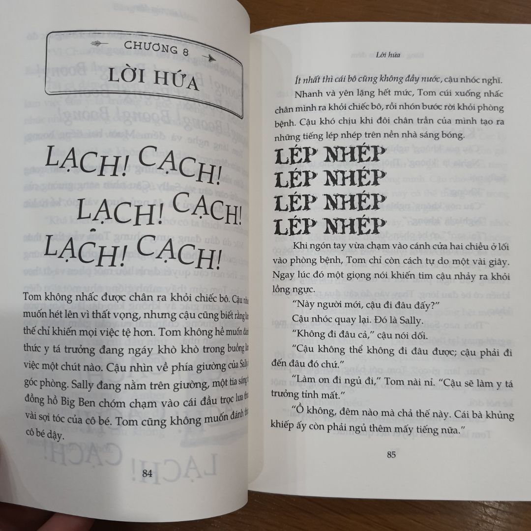 Được bạn bè giới thiệu nên mình đã mua sách về cho con đọc . Hình thức sách đẹp, vẫn còn mới. Tiki giao hàng đúng như lịch thông báo