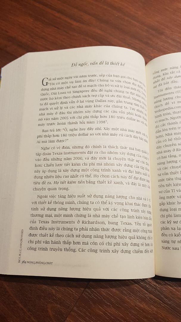 Nội dung rất thời sự với thực trạng hành tinh chúng ta hiện nay. Nên đọc.
Sách in trên giấy xốp vàng nên chữ in không được sắc nét.