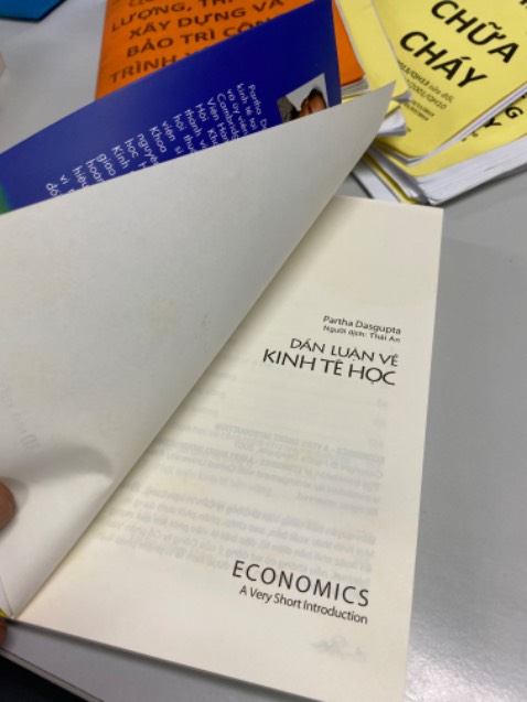 Nội dung hay. Giấy in khá. Trình bày sạch sẽ