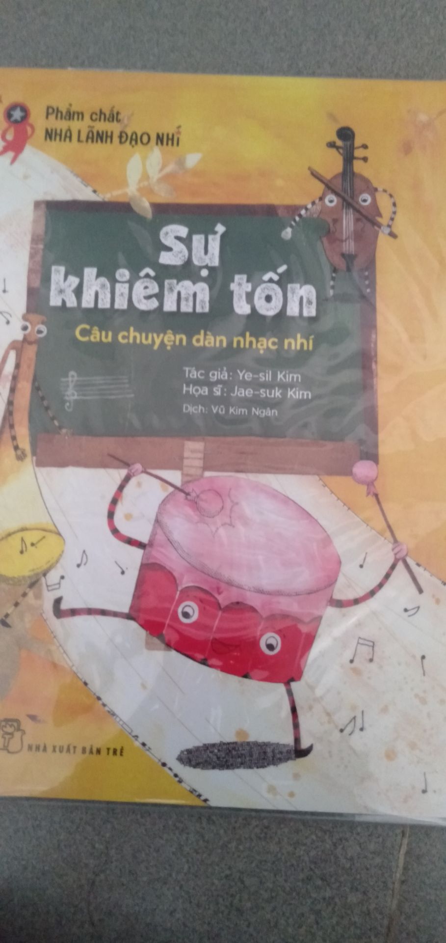 Sách hay và phù hợp dành cho lứa tuổi thiếu nhi.
Hôm nay mình rất vui khi mua được với giá rẻ, mình sẽ tặng cho cháu mình cho nó đọc