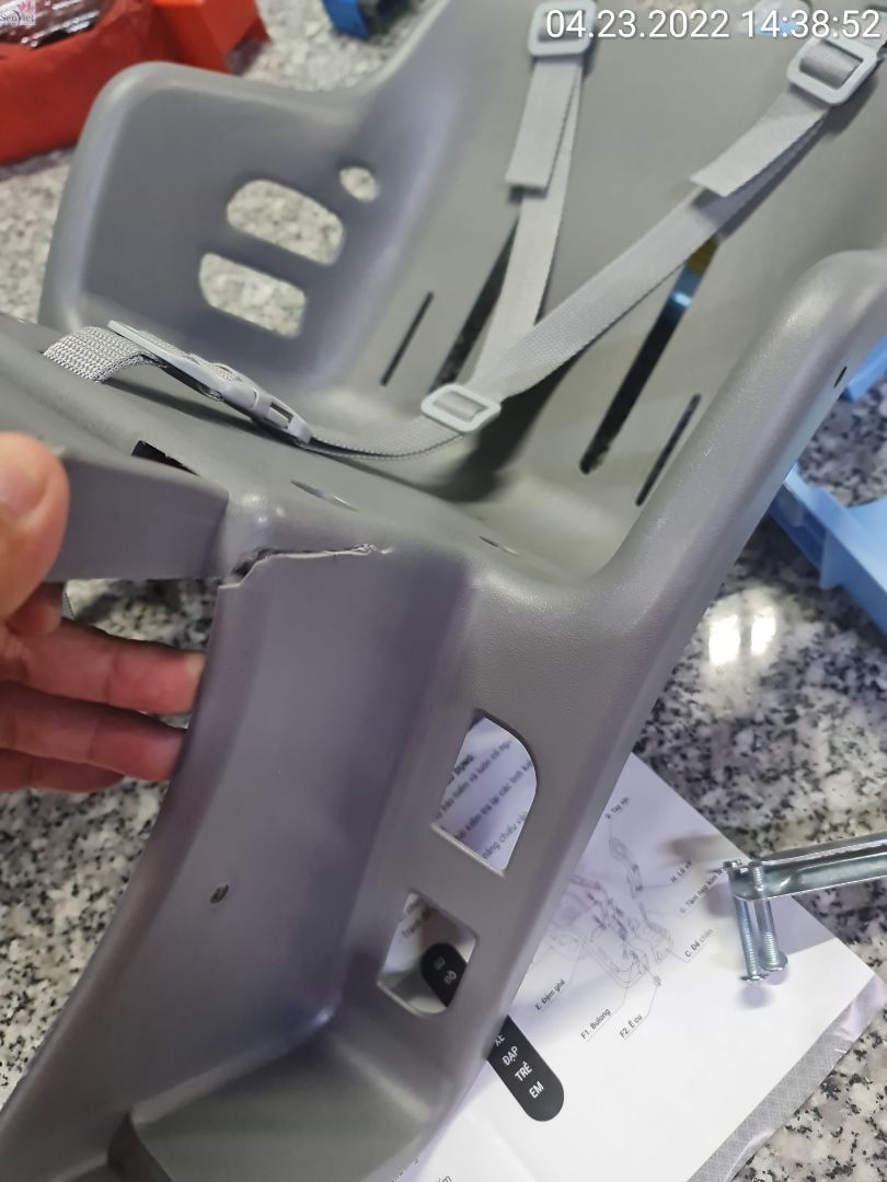 Hàng giao bị nứt (vỡ), đề nghị Tiki (NCC) đổi lạii