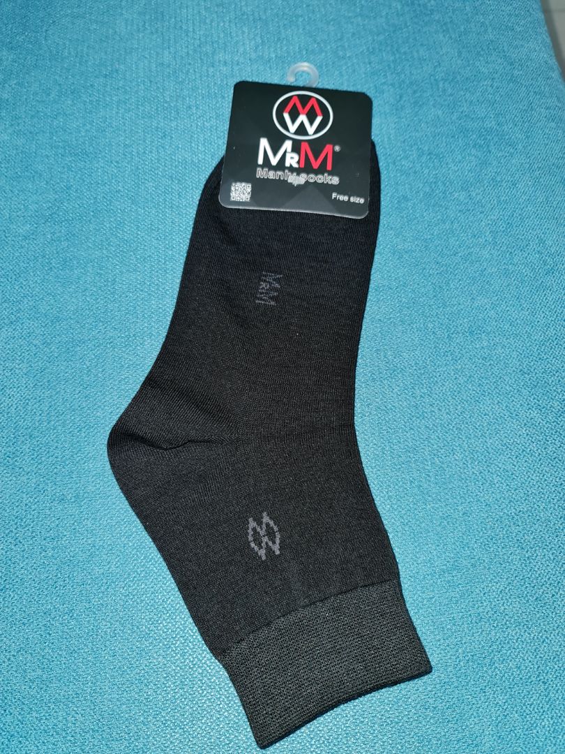 tiki giao hàng cực nhanh. vừa đặt tối qua giờ đã nhận được. hàng đẹp, chất thích, đi vừa chân. nói chung là rất hài lòng