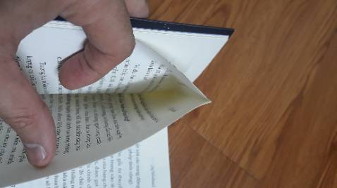 Đóng gói, giao hàng, giá cả đều rất OK. Chỉ 1 điểm trừ nhỏ là cuốn " Thần số học " có 10 trang bị dính với nhau 😐