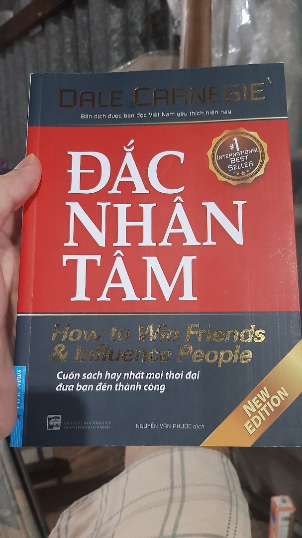 Giao hàng khá nhanh, sách ok rất đẹp, về nội dung thì khỏi phải bàn cãi nữa vì nó đã quá là nổi tiếng và kinh điển rồi. Mọi người nên mua để phát triển bản thân nhé.