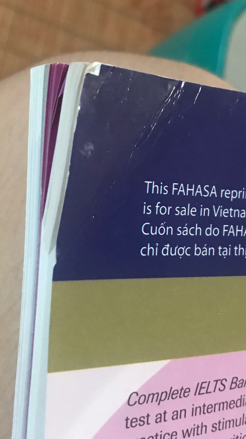 Giao hàng nhanh, chất lượng giấy tốt nhưng mà gói hàng bị cong gấp mép quá. Điểm trừ chỉ có v thui. Giao hàng nhanh, chất lượng giấy tốt nhưng mà gói hàng bị cong gấp mép quá. Điểm trừ chỉ có v thui.