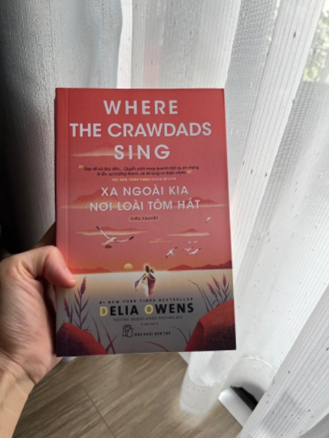 Một cuốn sách với quá nhiều xúc cảm. Thiên nhiên, con người, sự kỳ thị, tình yêu, lý trí nơi trí óc, tình cảm nơi trái tim; cả những chứng cứ, lập luận, giả thuyết, sự logic hay phán đoán … tất cả tưởng chừng như lỏng lẻo nhưng lại gắn kết với nhau một cách thực sự tài tình, chân thật và dễ hiểu.
Rất là mê luôn ❤️.