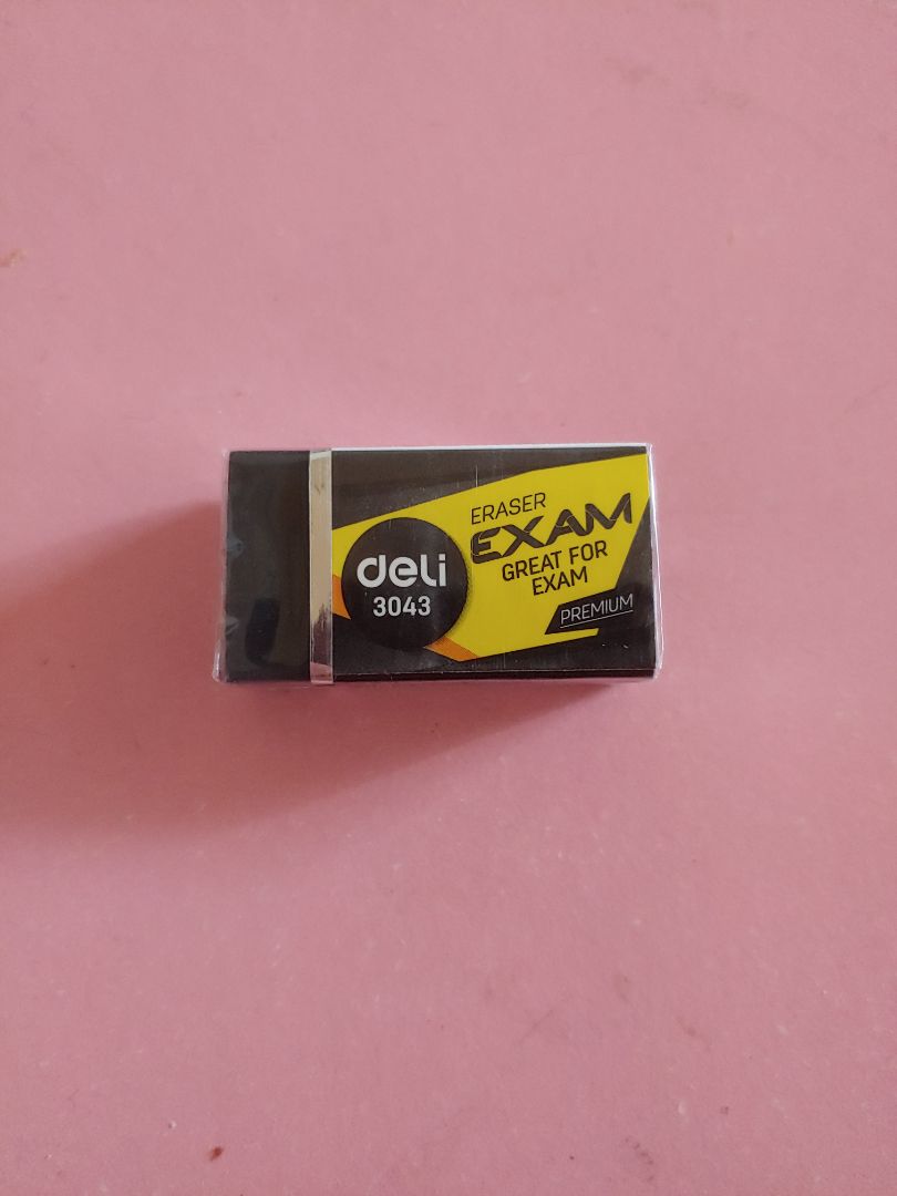 Gôm tẩy mạnh, nhanh và sạch vết bút chì. Bé dễ dàng sử dụng mà không bị lem bẩn, không bị rách giấy. Chất lượng Gôm là okie, giá cả cạnh tranh. Luôn ủng hộ Deli và các sản phẩm của Deli vì Chất lượng và giá sale tốt. Cảm ơn Shop nhiều