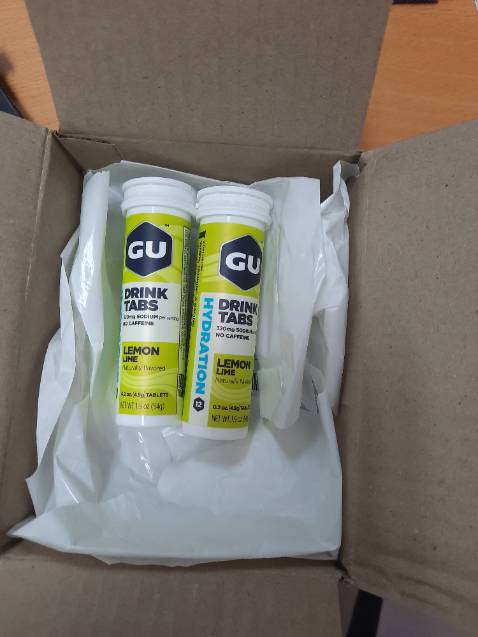 Viên sủi này có vị dễ uống. Nên uống khi chơi thể thao ra nhiều mồ hôi. Khi uống vào chơi đỡ mệt hơn. Giá thì hơi đắt tì.