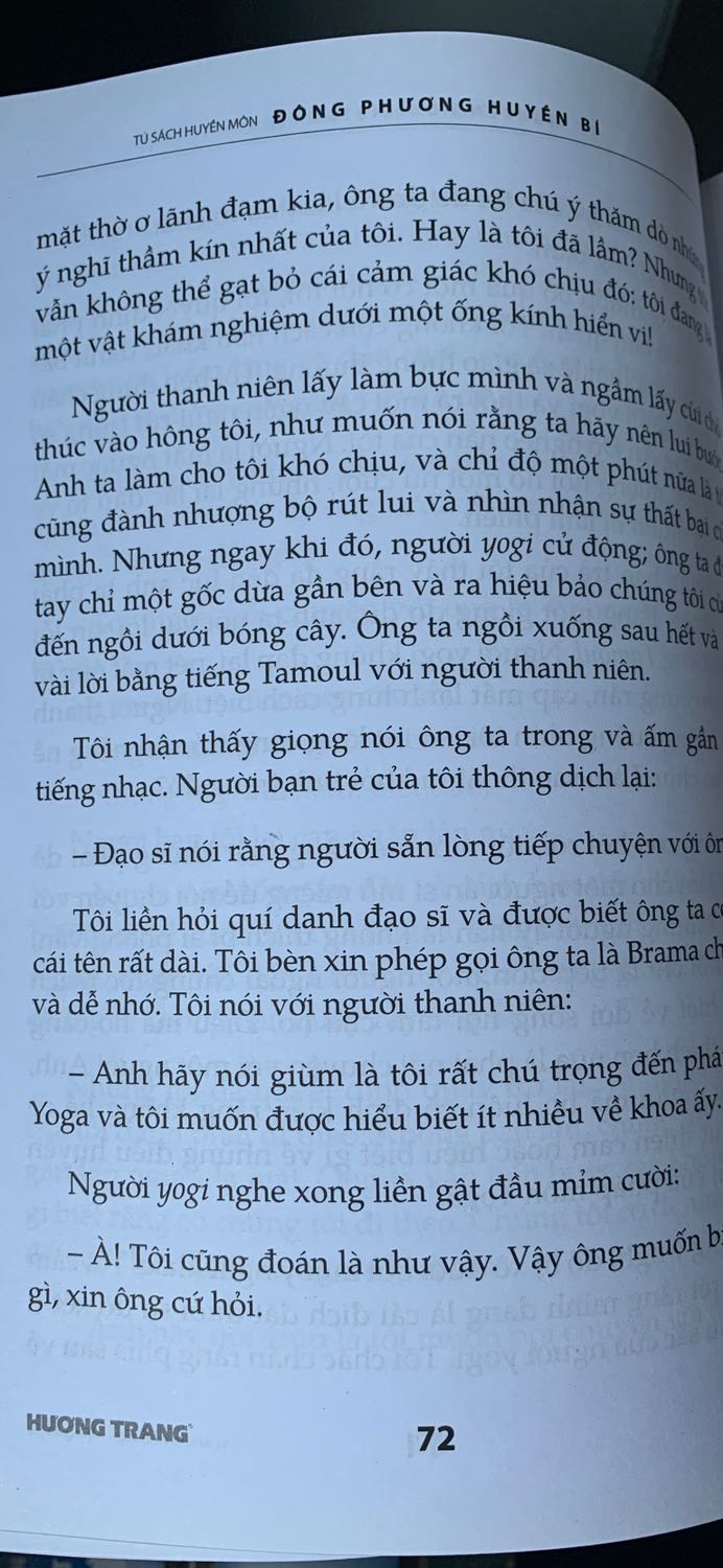 Tôi đã đọc qua các tác phẩm do Nguyên phong dịch và phóng tác. Quyển đầu tiên là Hành Trình về Phương Đông. Nó làm tôi đọc say mê nhiều lần và phải tìm đọc thêm tất cả các quyển còn lại của Nguyên Phong. 
Tôi thích cái cách ông trình bày ngôn từ ngắn gọn, dễ hiểu và đặc biệt ngôn từ rất nhẹ nhàng, thấm nhuần. 
Tác phẩm này hơi làm tôi mất hào hứng đọc từ những trang đầu (mặc dù rất tò mò muốn đọc nhanh để hiểu hết các nội dung của quyển sách). 
Khi đề cập đến những gì là minh triết, huyền môn,... tôi ít khi thích dùng hay nghe các danh xưng một cách khá gay gắt và có phần xa cách trong các cuộc đối thoại, luôn thêm chữ “ta” phía sau: ông, anh,... tôi lại thích nghe “ ông ấy”, “anh ấy” hoặc đơn giản là “ông”, “anh”. Dùng các từ khác nhẹ hơn thay vì dùng từ “hạng người” để nói về những người mà có nhiều người kính trọng.