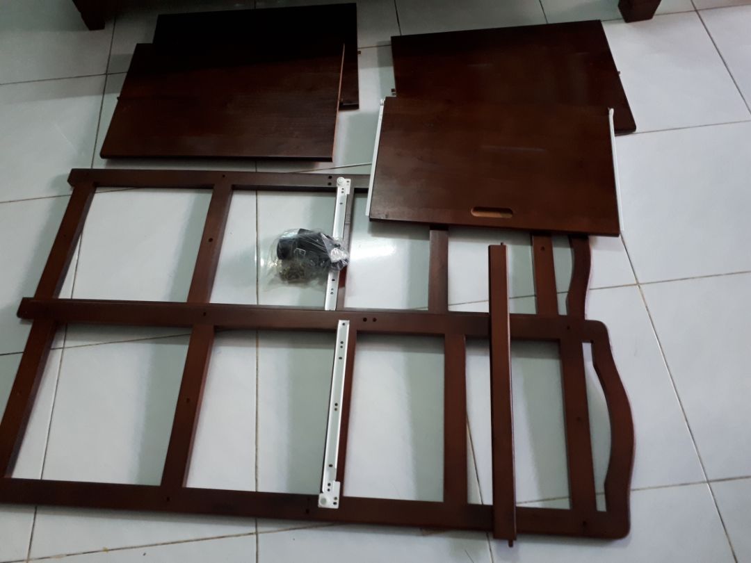 Kệ chắc chắn. lắp ráp cũng dễ. Tiki giao hàng nhanh