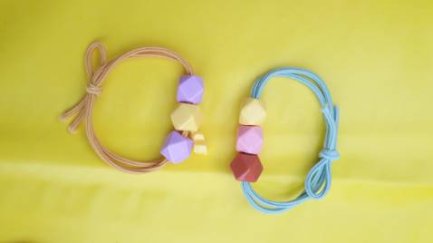 dây buộc tóc nasi đẹp lắm, dây co giãn tốt, cột rất sướng. Đặc biệt là giá rất rẻ so với mua ngoài chợ. Shop gói hàng khá kỹ. Cảm ơn sốp