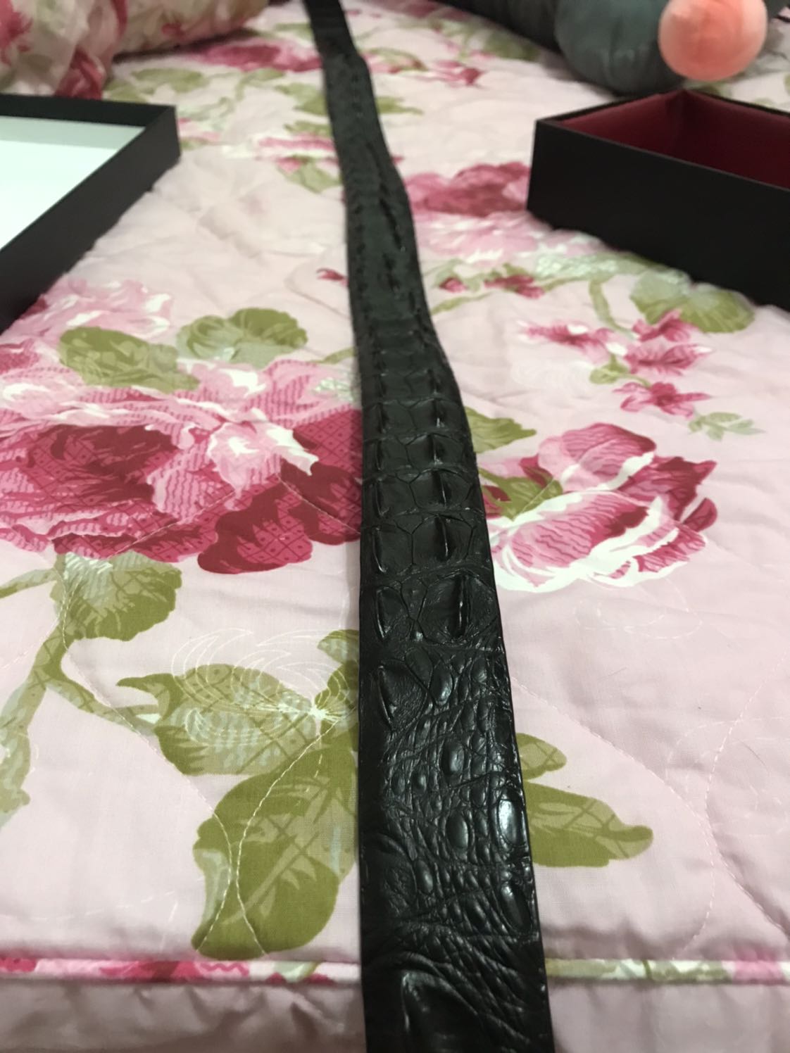 Xấu hơn trong ảnh. Hơi thất vọng