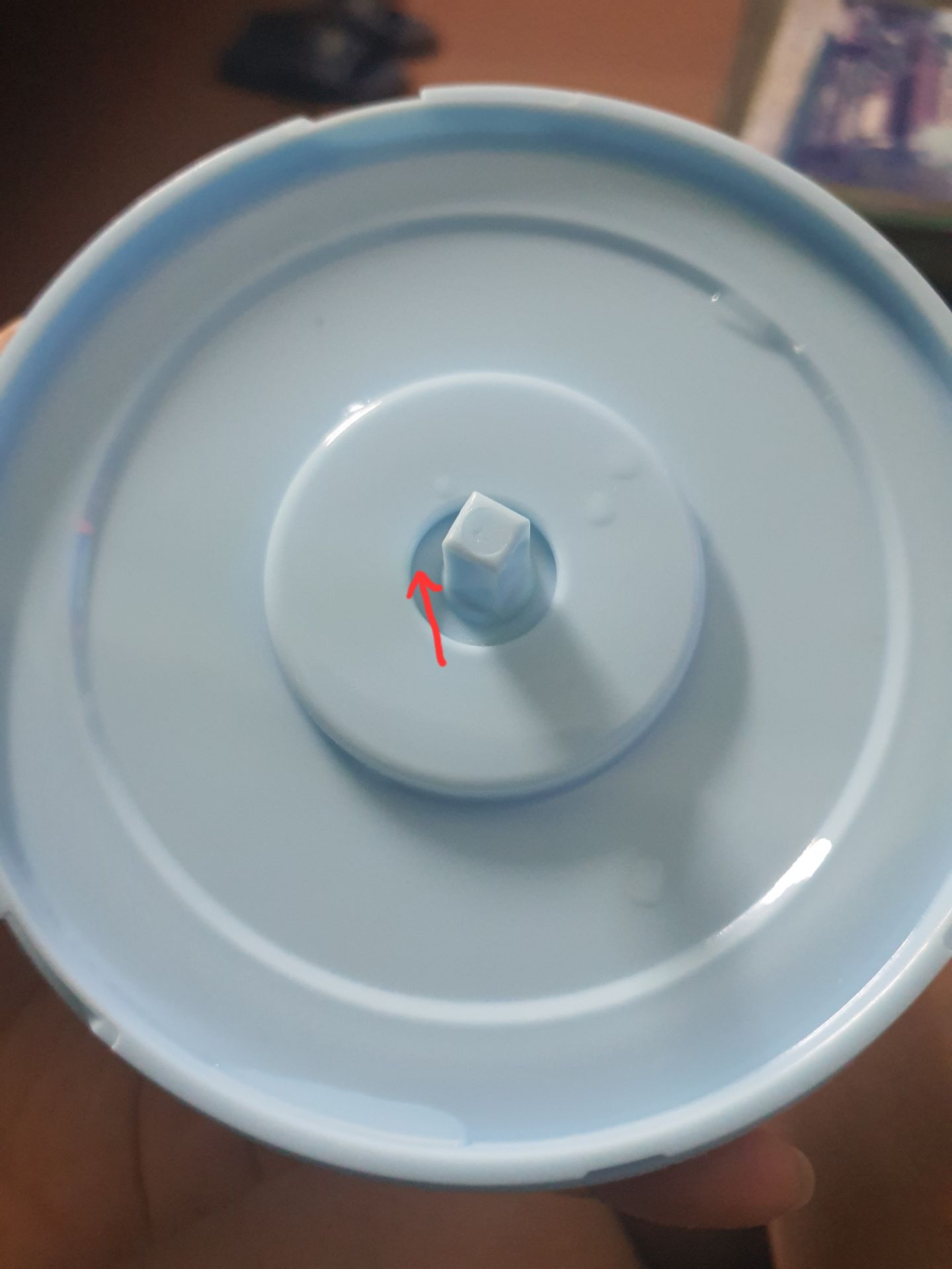 Đã thử xay thịt ức gà, nấm hương, mộc nhĩ, cà rốt cắt nhỏ, hành tây, lá hành rất xịn, xay miến thì không được.
Nhưng bị 1 vấn đề là mình cảm thấy có mùi ở phần đánh dấu, có thể lúc xay thịt bị dắt vào kẽ, hiện tại chưa tìm được cách vệ sinh.