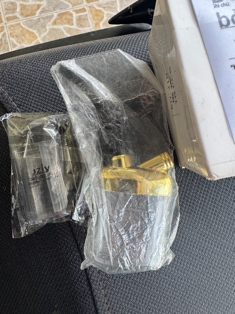 Tẩu vàng thiếu ống dẫn hút ,