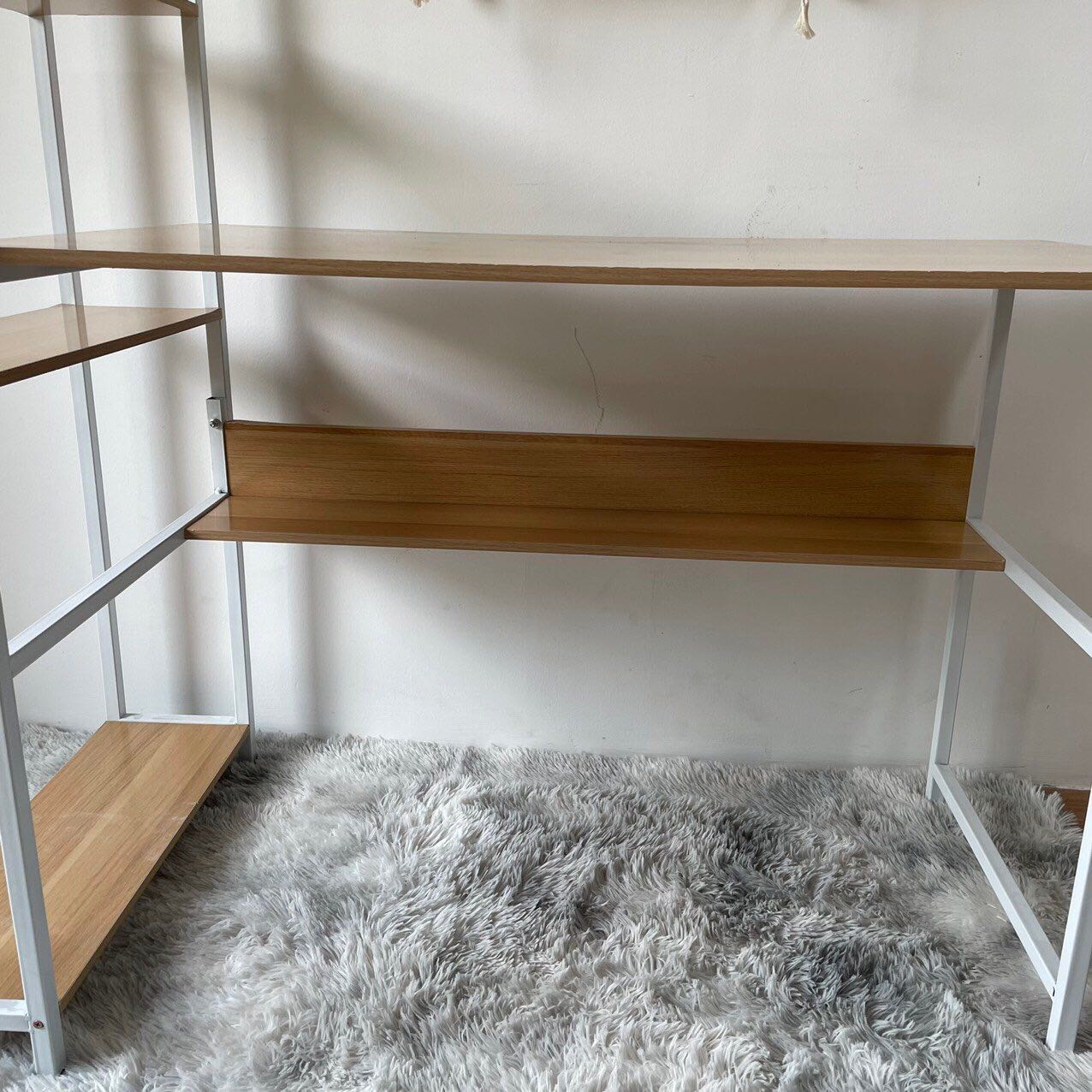 Bàn ổn, lắp hơi phức tạp nhưng shop gửi video hướng dẫn lắp nên ok rồi. Giao cũng nhanh, tạm thời để đồ lên thấy chắc chắn, chưa có vấn đề gì