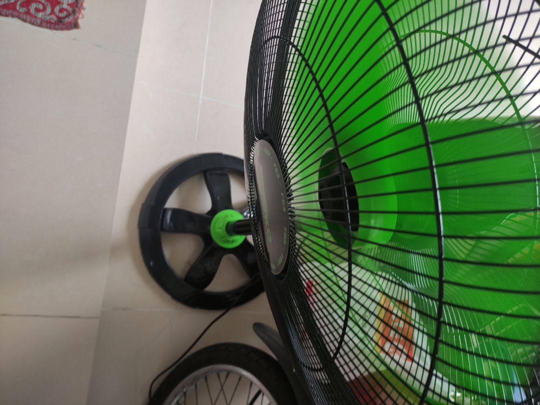 Nhân viên giao hàng nhiệt tình, thân thiện.