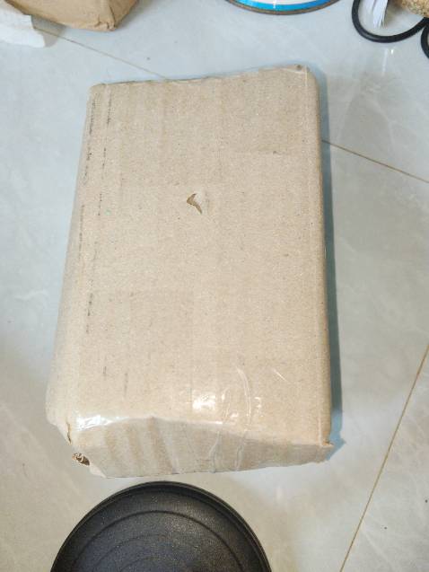 Sản phẩm đóng gói kỹ, có hộp đựng, đầy đủ phụ kiện, chất lượng tốt, nhẹ, 3in1, giá đỡ hơi lỏng nhưng ok