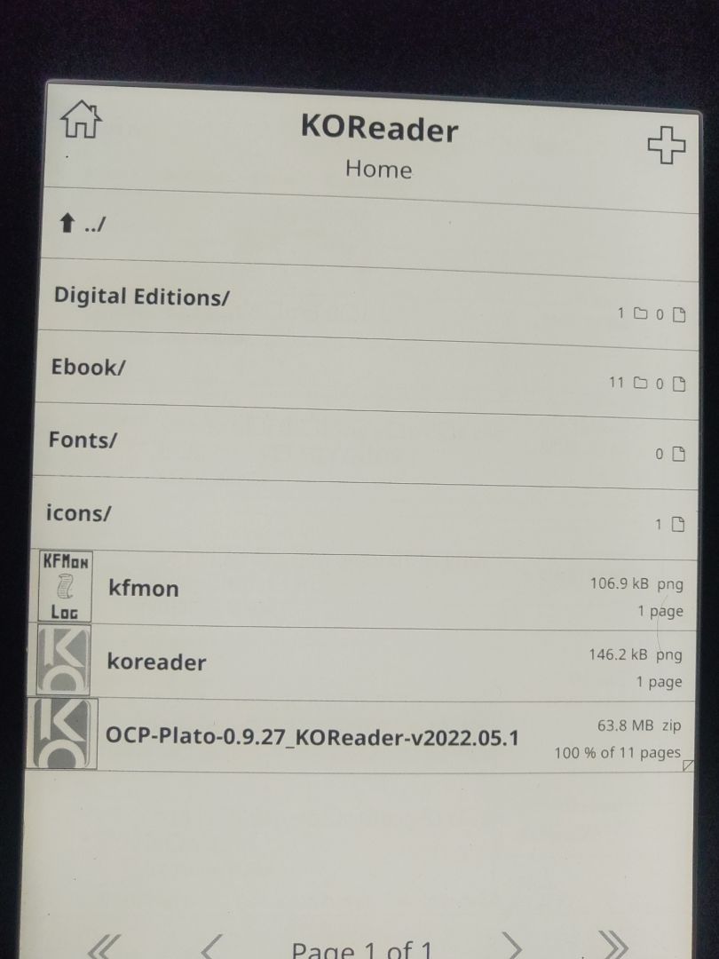 Sau một thời gian sử dụng máy mình có nhận xét như sau: máy không hỗ trợ sách tiếng việt nên hiển thị rất kém, người dùng phải cài font và phần mềm khác để đọc được, máy load sách rất chậm, phần mềm quản lý sách rất tệ, không thân thiện. Việc hiển thị trang sách cũng không tốt như kindle. Còn rất nhiều nhược điểm khác của máy mà không viết ra hết được. Nếu là người chỉ chú tâm vào đọc sách, không thích mày mò cài đặt chương trình thì mình nghĩ nên chọn kindle cho dễ dùng. Được cái màn hình máy rất đẹp, lại hỗ trợ đọc được nhiều kiểu file.
Cho 4 sao là vì khâu đóng gói và giao hàng của của hàng tốt. Còn về phần đặc tính của sản phẩm mình nghĩ rất khó để phù hợp với nhiều người chỉ chuyên đọc sách.