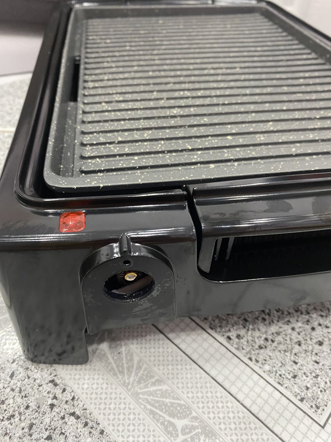 Mình ko hài lòng nha
Do tin tưởng mua trên tiki tranding nên mình thanh toán tiền rồi với mang vô nhà kiểm tra thì lấy nút vặn bị hư, ko có con vích hay j đính kèm theo để gắn vào lun hay sao ấy.
Mình gửi *** gọi điện tổng đài số *** nhưng đều k có ai nghe máy, cứ bảo tổng đài viên bận miết thôi. Hic
Mong sớm được tiki phản hồi và đổi trả cho mình sớm