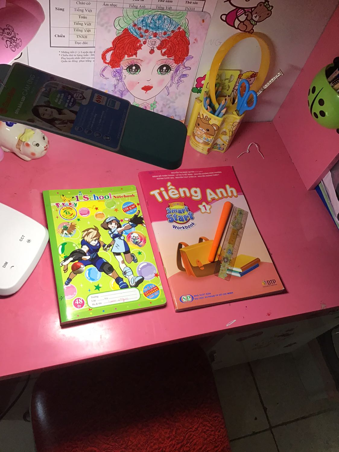 Quá hài lòng luôn mọi người ạ,duy nhất khâu vận chuyển-khi nhận hàng thấy hộp đựng bị móp nên khi mở hàng phải quay video đề phòng đèn bị hỏng,nhưng may mắn là k sao. Đèn có 3 chế độ sáng phù hợp cả đèn ngủ,đọc ban ngày,đọc buổi tối. Và còn có 3-4 chế độ màu mà phân chia rõ rệt dễ thấy ở 2 màu ánh sáng trắng-vàng,quá ổn. Đèn cứng cáp chắc chắn,giao hàng nhanh. Không ngờ hàng đèn học rạng đông lại xịn thế. Ủng hộ shop,ủng hộ Rạng Đông.