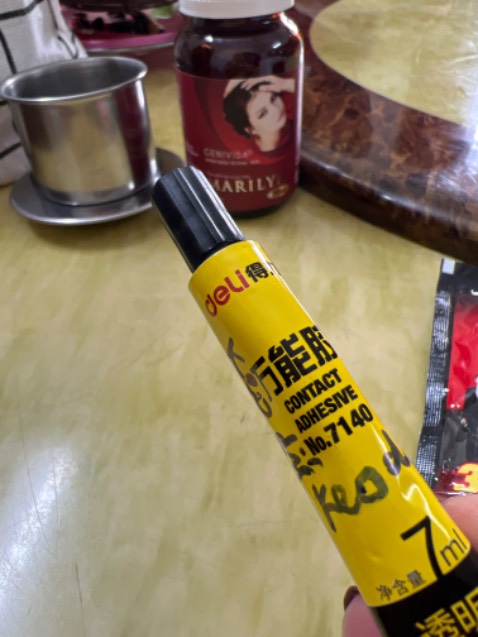 Tôi đã mua sản phẳm này để dán nắp ấm vị gãy quai nhưng k dính được. 
Tôi đã mua sản phẩm này rồi. Sao gửi đánh giá lại bảo là tôi chưa mua
Vớ vẩn thật!